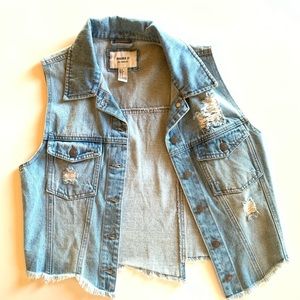 Festival Wear. Blue Denim/Jean Vest Pockets Button Down Distressed Cropped